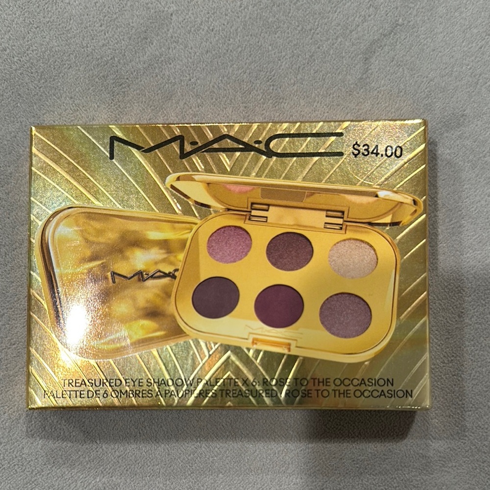 MAC Cosmetics Treasured Eye Shadow Palette - Rose to the Occasion